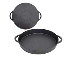 Cast Iron Skillet by Big Green Egg